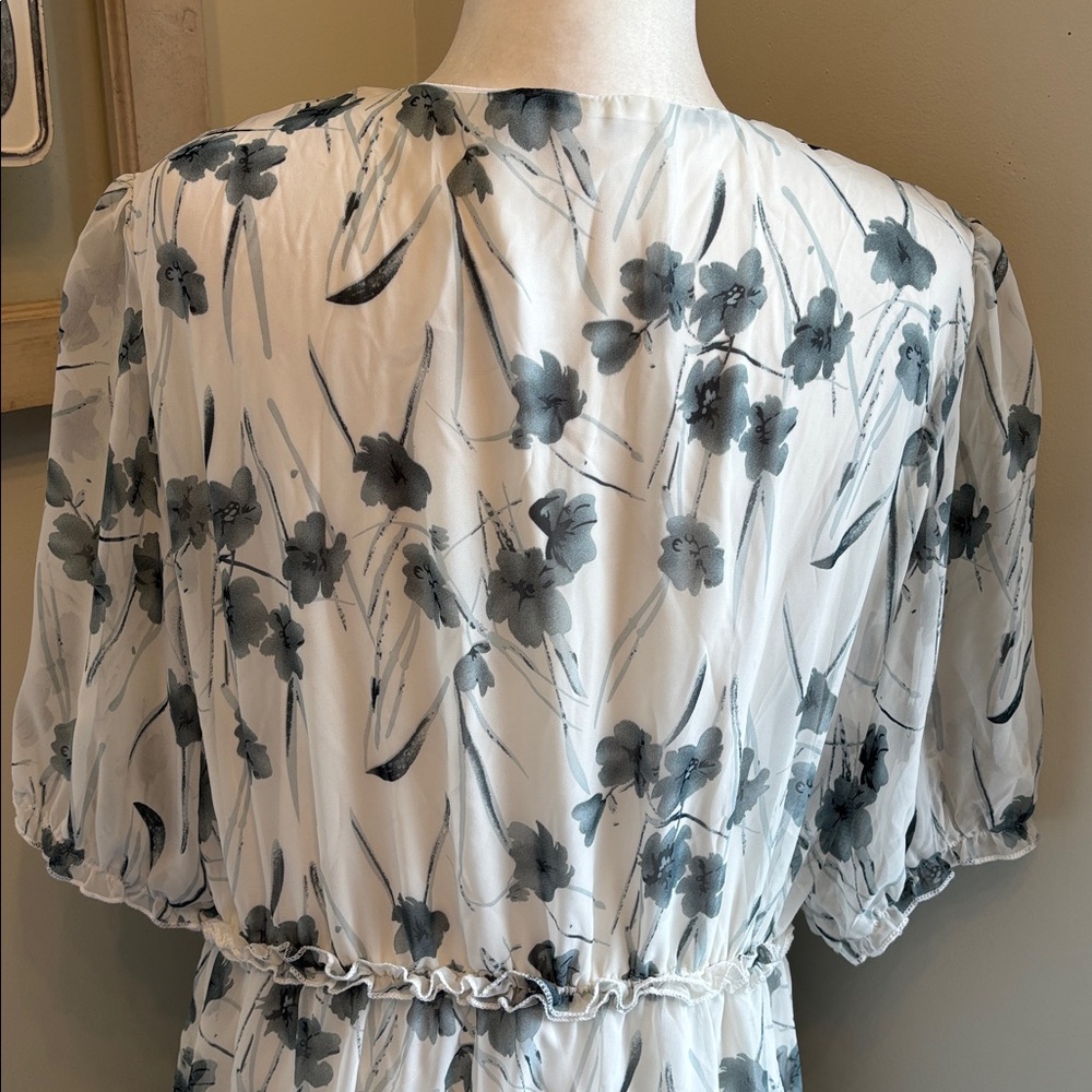Baltic Born Santorini Floral Maxi Dress Gray White NWT - Picture 8 of 11